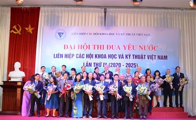 THI ĐUA LÀ YÊU NƯỚC!