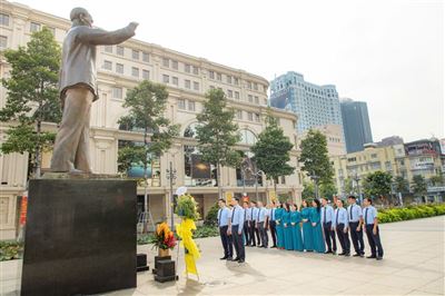 Tổng Công ty PVMR dâng hoa Chủ tịch Hồ Chí Minh